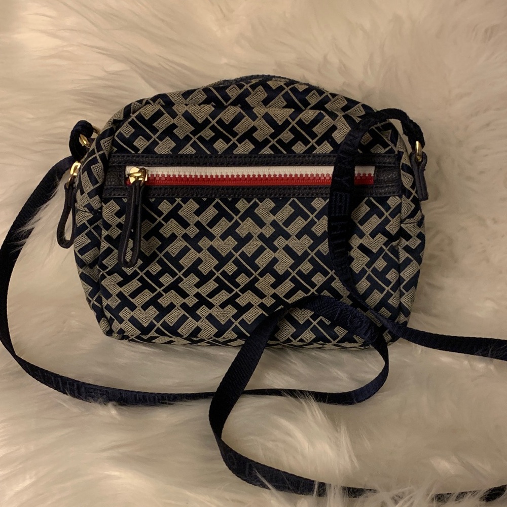 Tommy Hilfiger Crossbody Camera Bag Purse